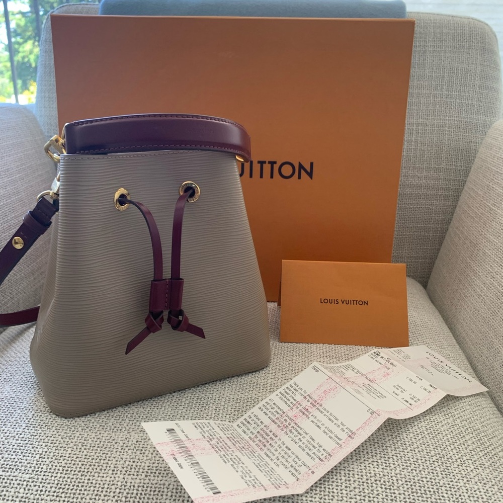 Guaranteed Authentic Louis Vuitton NeoNoe BB in Rose - Excellent Condition